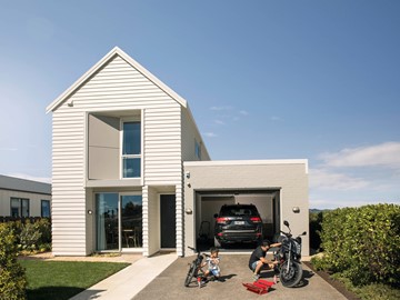 LAKESIDE Sumner driveway bikes 1328 RGB.jpg