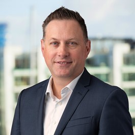 Steve Lewis